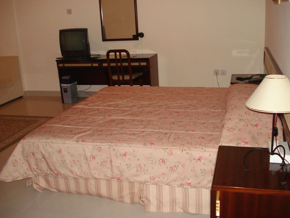 Atlas Hotel Манама Экстерьер фото