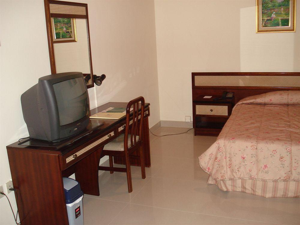 Atlas Hotel Манама Экстерьер фото