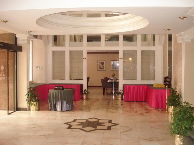 Atlas Hotel Манама Экстерьер фото