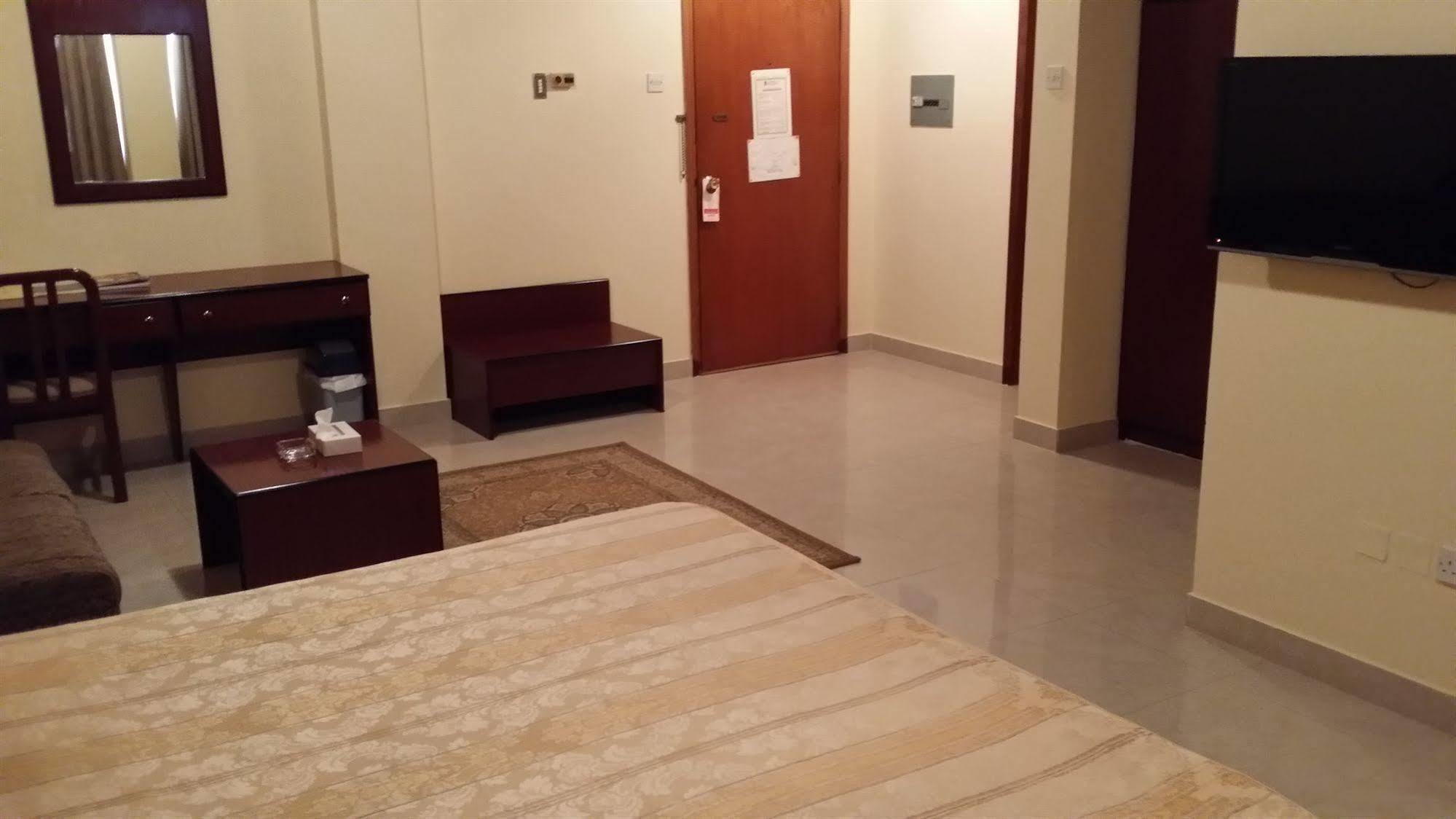 Atlas Hotel Манама Экстерьер фото
