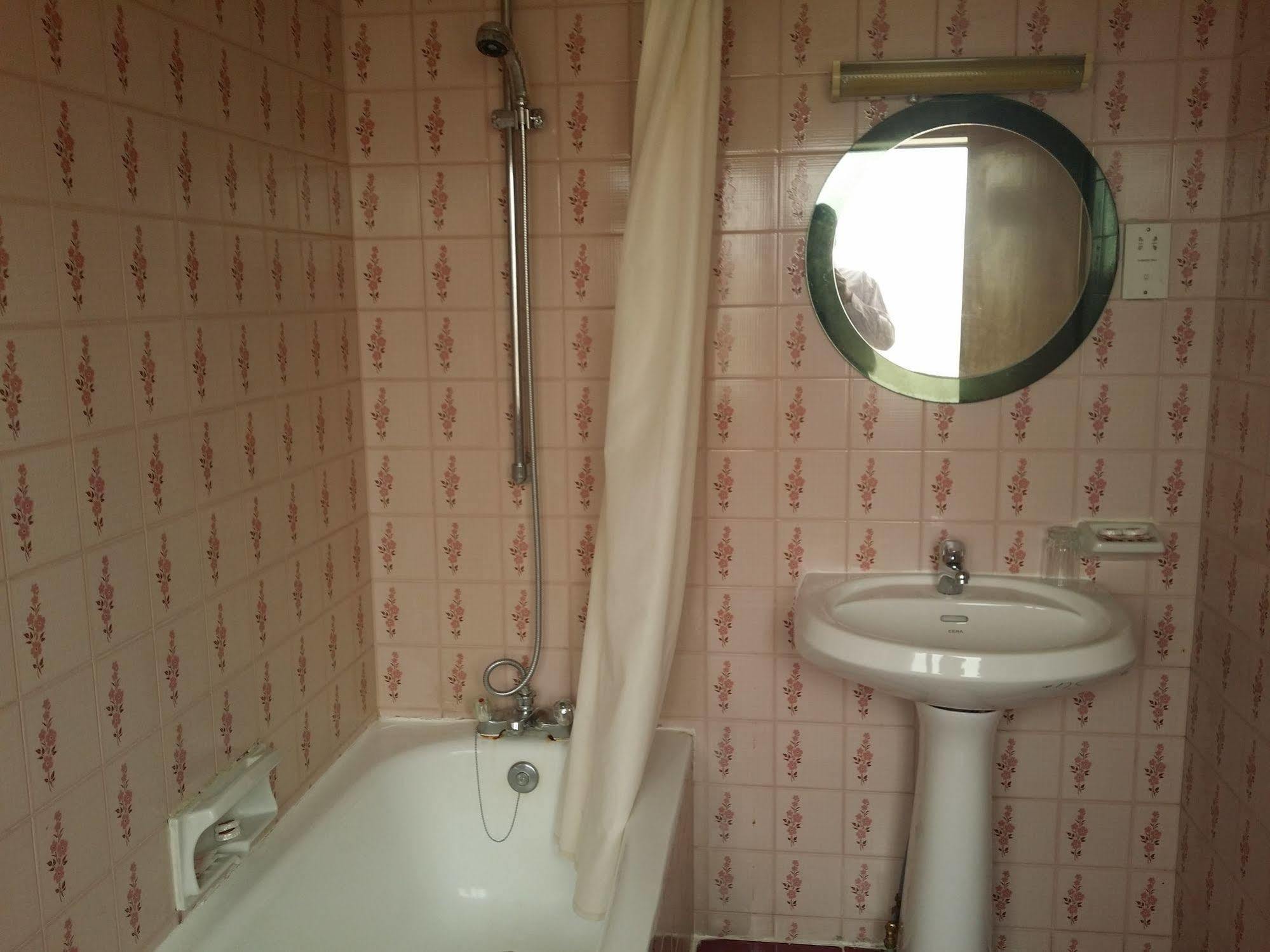 Atlas Hotel Манама Экстерьер фото