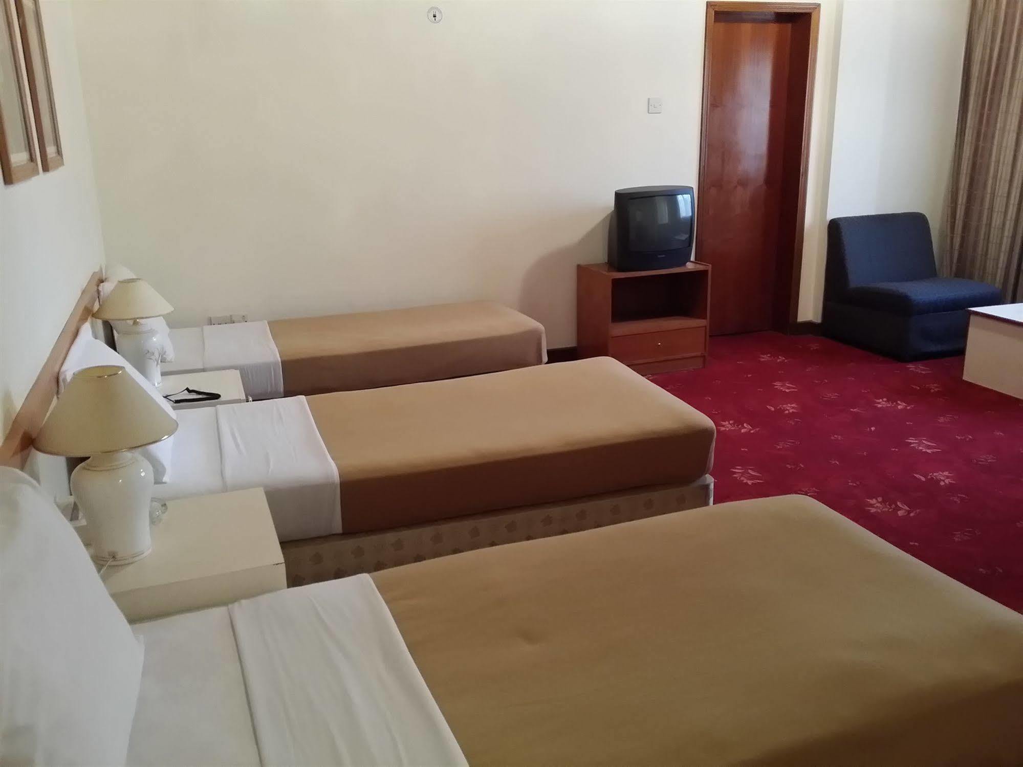 Atlas Hotel Манама Экстерьер фото