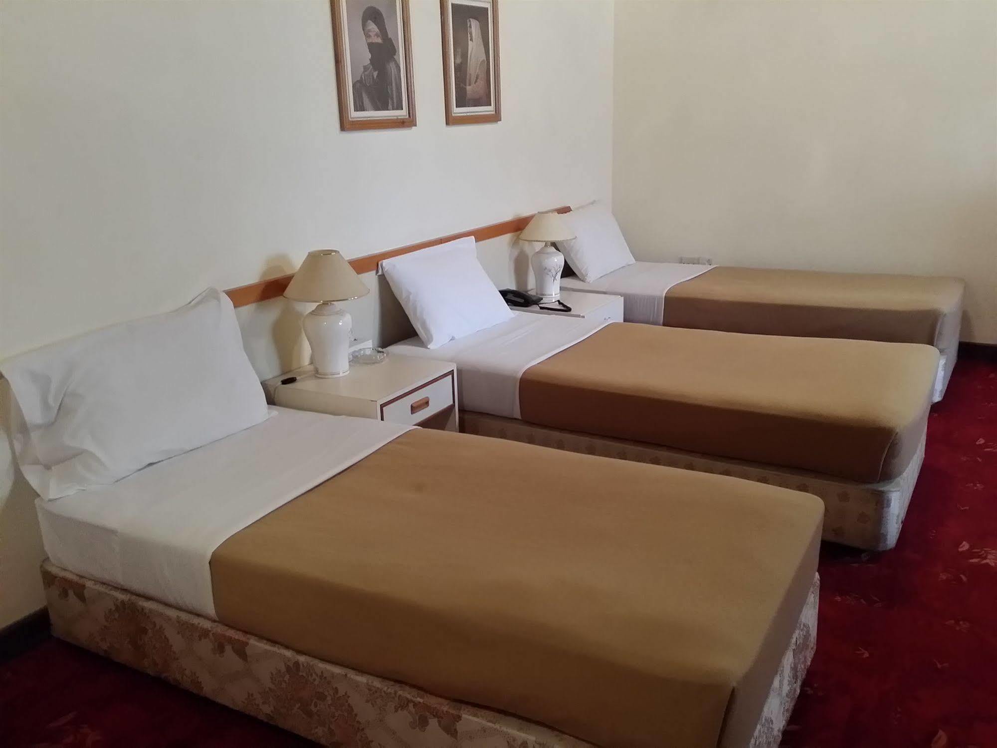 Atlas Hotel Манама Экстерьер фото