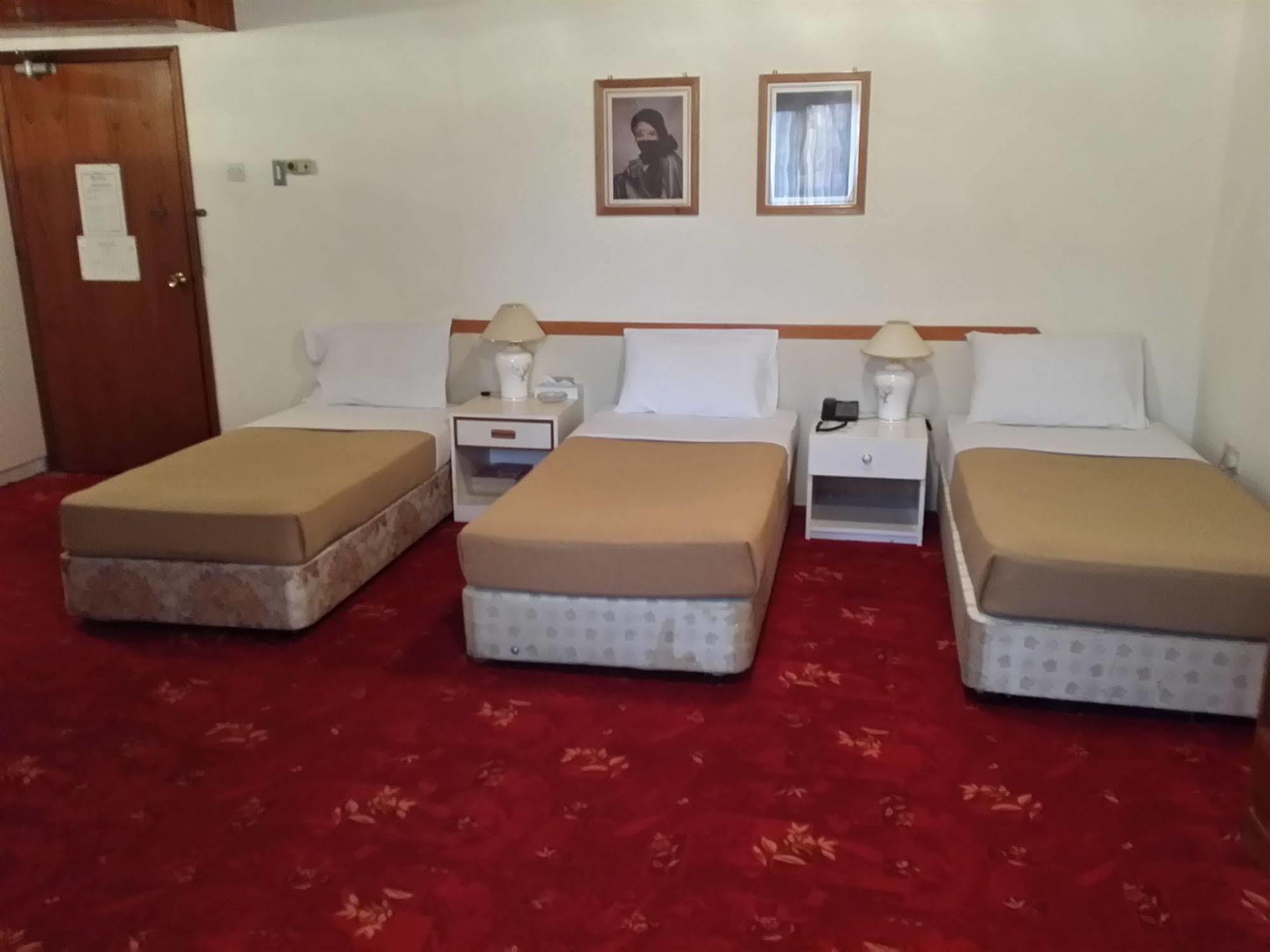Atlas Hotel Манама Экстерьер фото