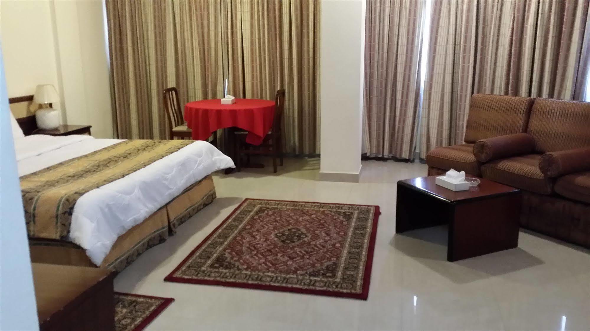 Atlas Hotel Манама Экстерьер фото