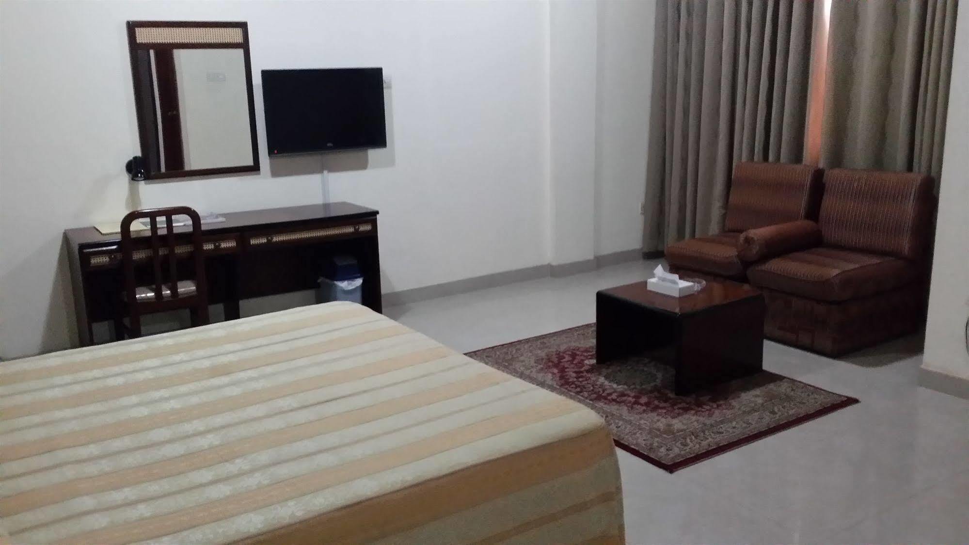Atlas Hotel Манама Экстерьер фото